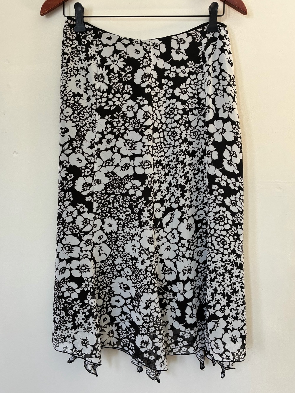 Judith Hart Dark Romantic Y2K Black White Floral Handkerchief Hem Midi Skirt 14P